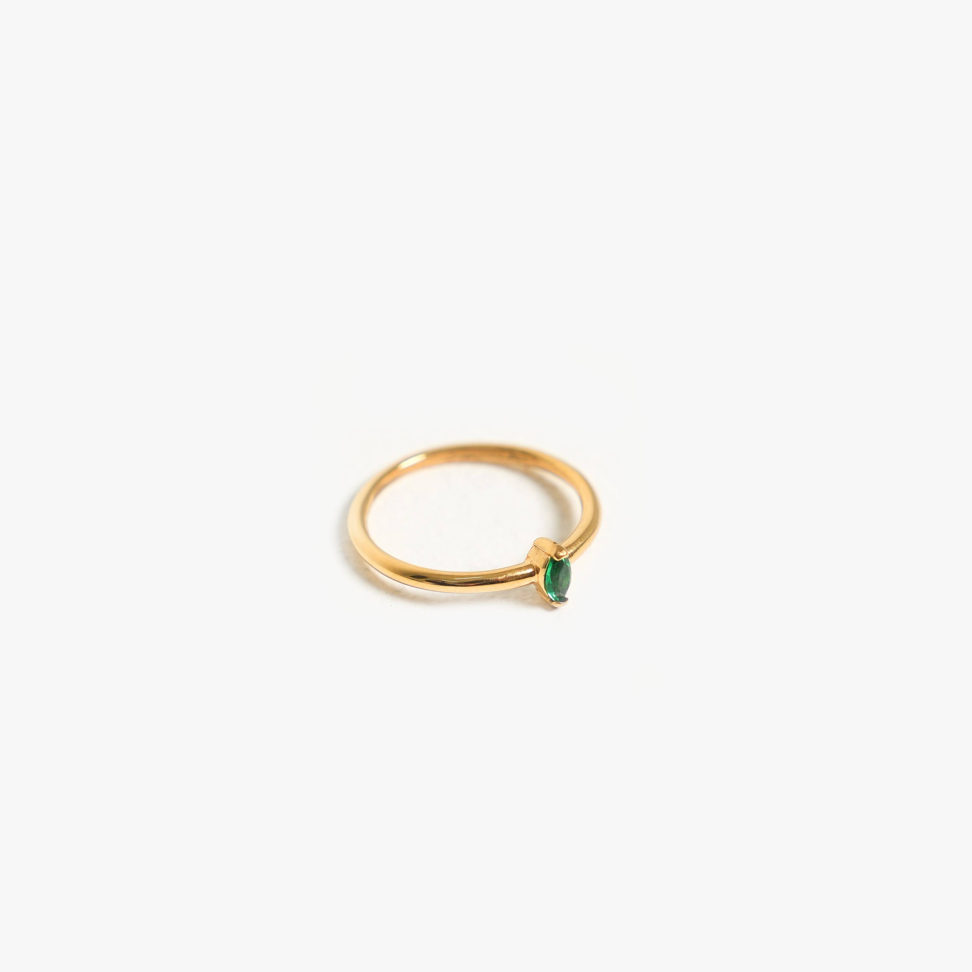 Dainty Emerald Ring