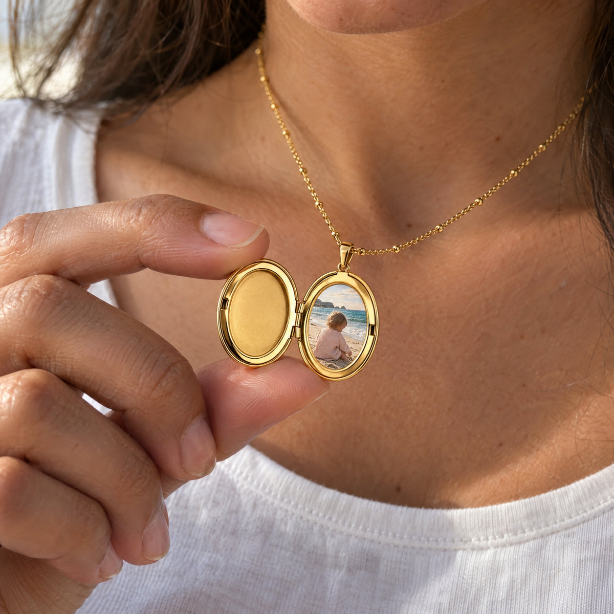 Waterproof locket pendant